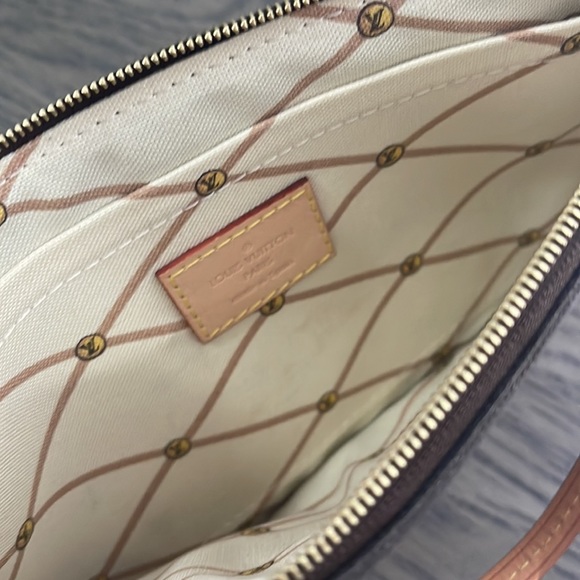 LV Trunk Collection Pouch - Picture 3 of 4